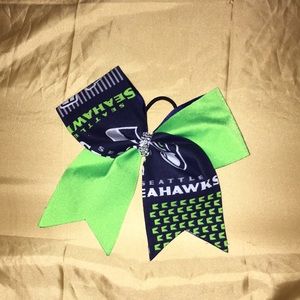 seattle seahawks cheer bow